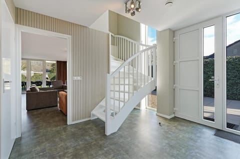 Oude Nieuwelandseweg 33B - Ouddorp - Villa Hopper (met jacuzzi, extra kosten voor gebruik) Villa in Ouddorp