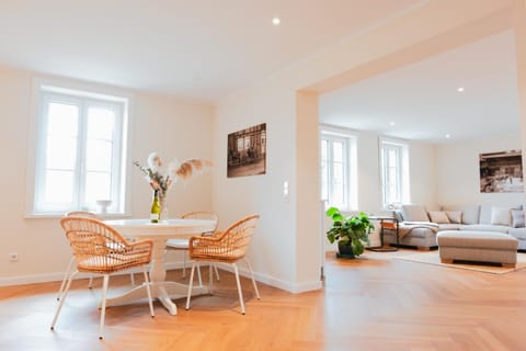 Living room, Seating area, Dining area