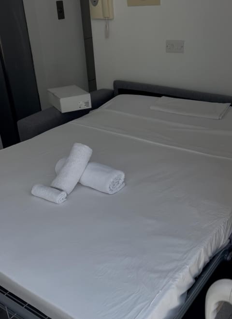 5 Star Residence - Stylish Modern apartments in St Julians Apartment hotel in Saint Julians