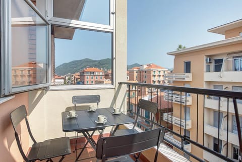 Queta - Modern Flat Apartment in Chiavari