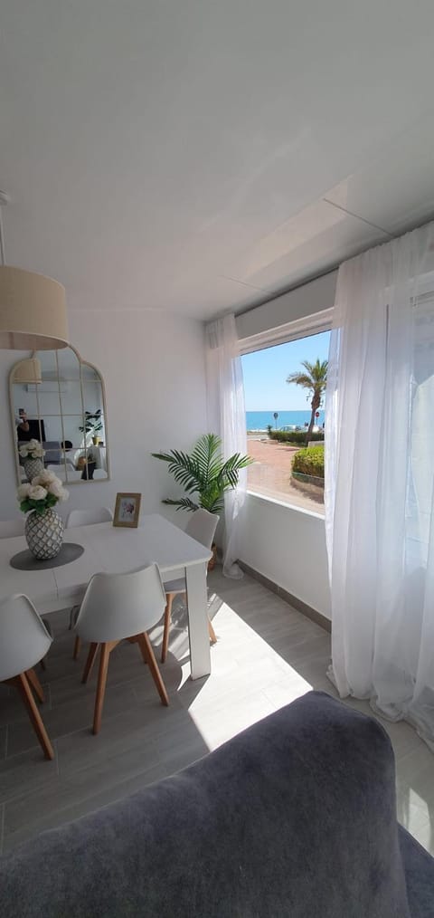 Natural landscape, Living room, Dining area, Sea view