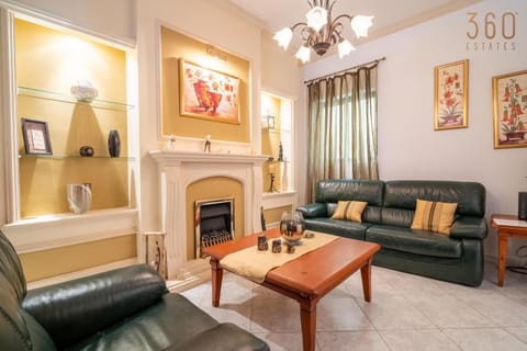 Living room, Seating area, flat iron