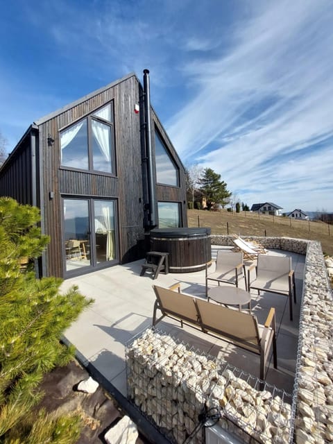 Property building, Balcony/Terrace, Seating area