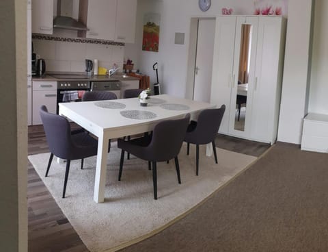 Dining area, kitchen