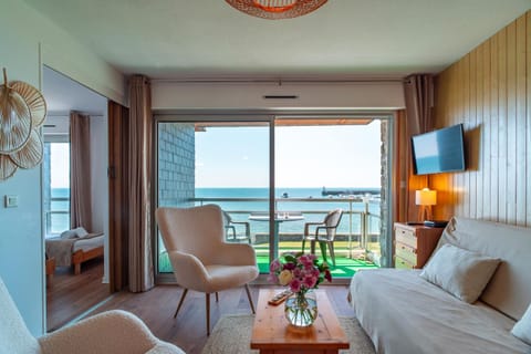 Living room, Sea view