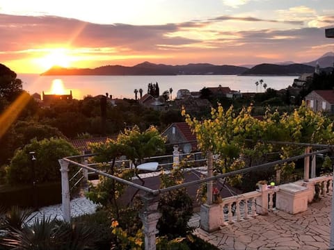 Family apartments Dominković Apartment in Lopud