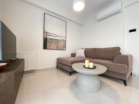 TV and multimedia, Living room, Seating area, air conditioner