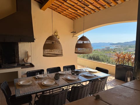 Natural landscape, Living room, Seating area, Dining area, Mountain view