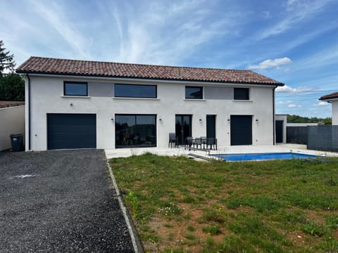Property building, Garden, Pool view
