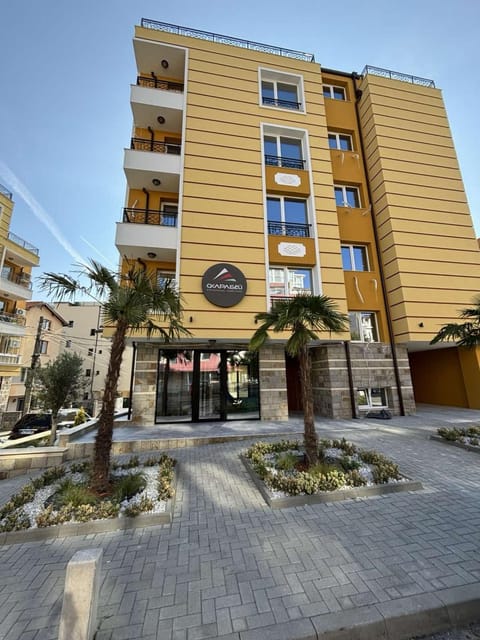 Property building, Day, Neighbourhood, Street view, Location