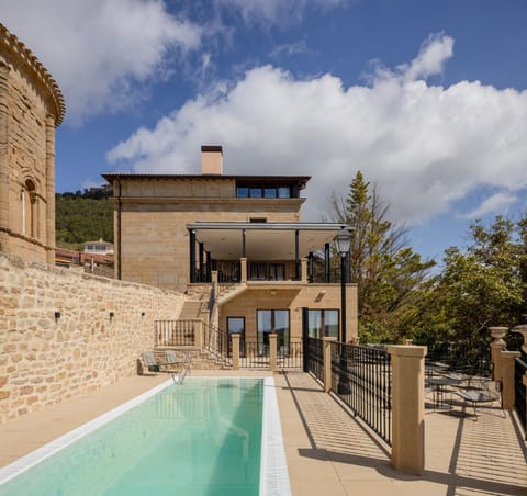 Property building, Balcony/Terrace, Swimming pool