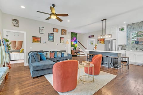 CMA FEST The BlueBelle E Nash Songwriter Stay 3 Bed 3 Bath Hot Tub Fenced Yard 30 or more Days by SkyRun Nashville House in East Nashville