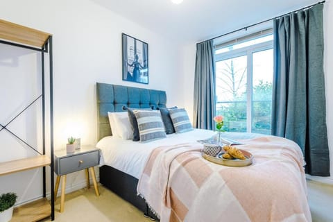 Paradise Oasis - 2Bed Gem, Free Parking & Netflix, Near Centre Apartment in Coventry