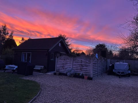 Property building, Hot Tub, Garden view, Parking