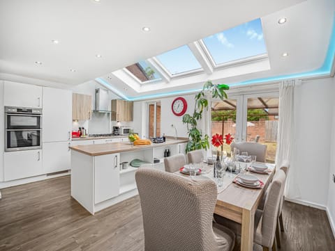 Dining area, Dinner, kitchen, kitchen