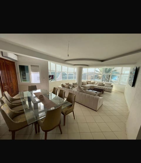 TV and multimedia, Living room, Dining area