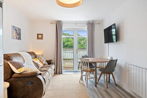 TV and multimedia, Living room, Seating area, Dining area, Sea view