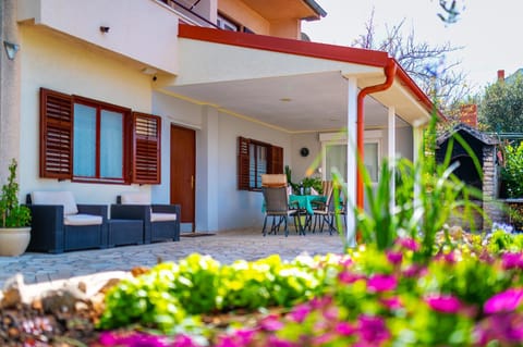 Apartman Brodarica Mladenka Apartment in Šibenik