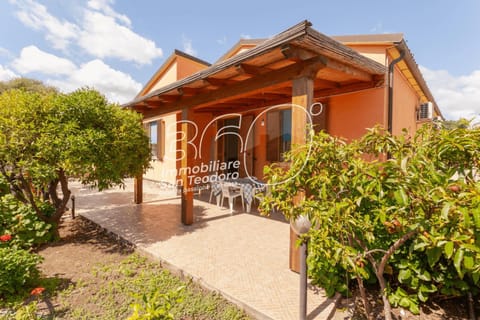 Property building, Spring, Day, Garden, Garden view