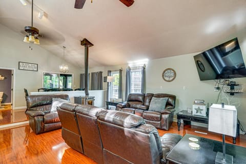 Private Dock and Lake View Spacious Ozarks Retreat House in Osage Beach