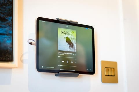 Gorgeous 3 Bedroom, 225 year old cottage House in Portishead