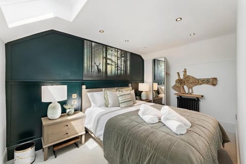 Gorgeous 3 Bedroom, 225 year old cottage House in Portishead