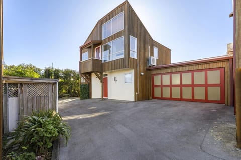 Property building, Day