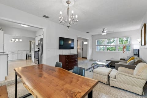 TV and multimedia, Living room, Dining area