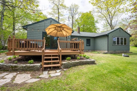 Lakefront Escape Fire Pit, Pets & Scenic Views Country House in Door County