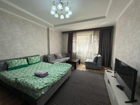 Bed, TV and multimedia, Bedroom