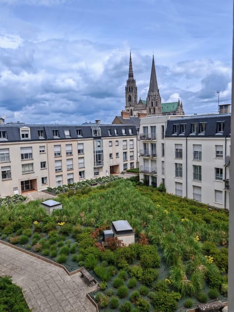 Facade/entrance, City view, Garden view