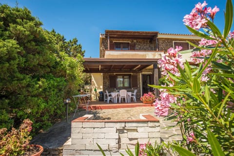 Property building, Facade/entrance, Balcony/Terrace