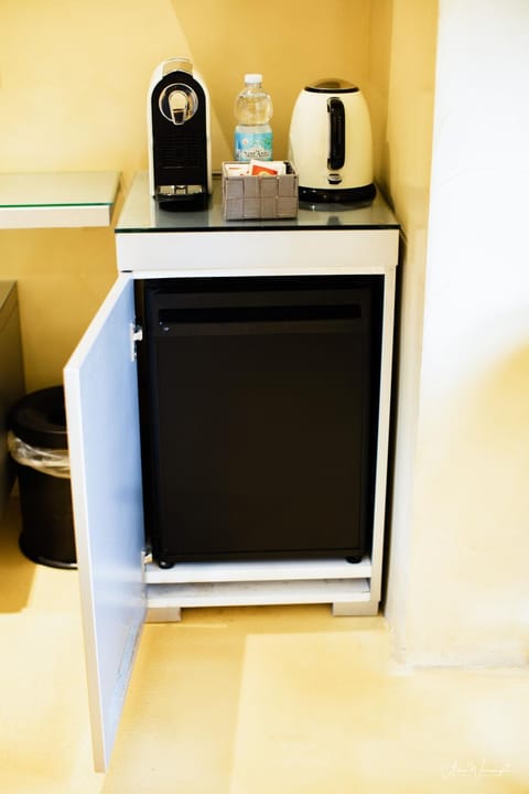 Coffee/tea facilities, minibar