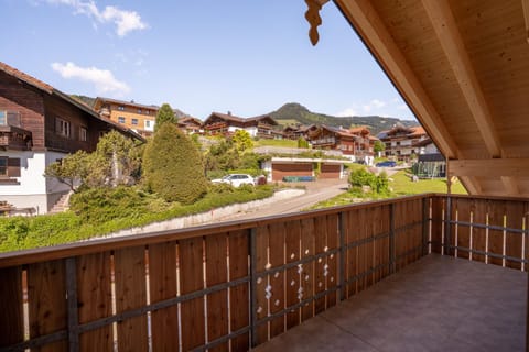View (from property/room), Balcony/Terrace, Mountain view