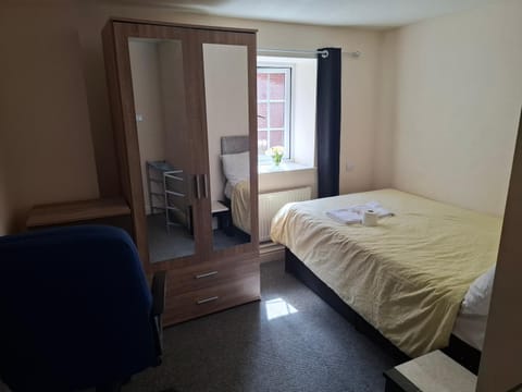 Cozy room close to University of Derby Vacation rental in Derby