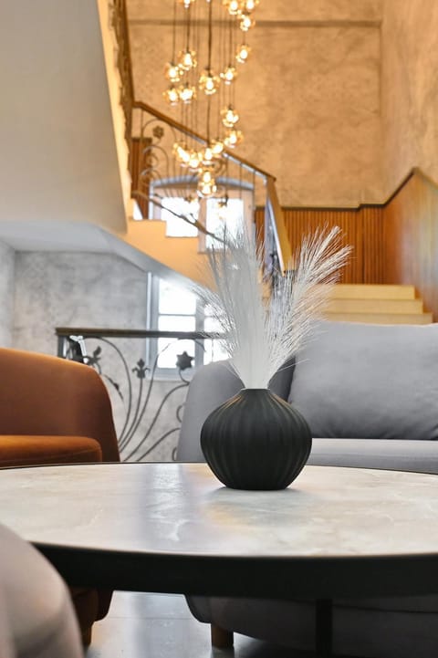 Lobby or reception, Internal: Not applicable to any particular room