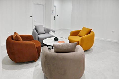 Lobby or reception, Internal: Not applicable to any particular room