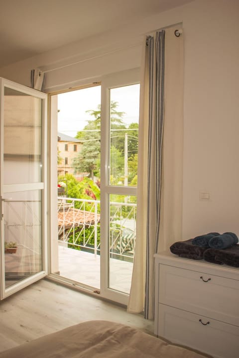 Bed, View (from property/room), Balcony/Terrace, Bedroom
