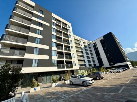 Property building, Day, Neighbourhood, City view, Street view, Location