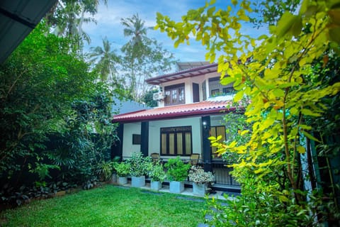 Property building, Day, Garden, Garden view