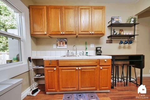 Central Berkeley Garden Oasis Apartment in Berkeley