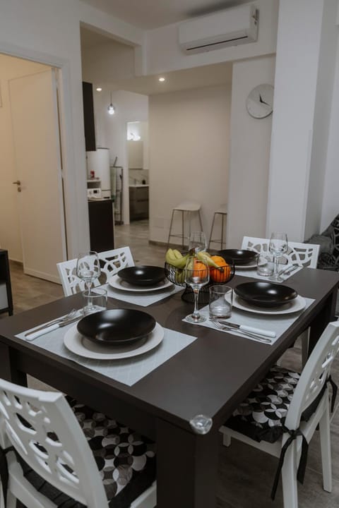 Living room, Dining area, air conditioner