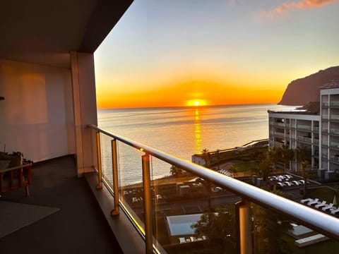 View (from property/room), Pool view, Sea view