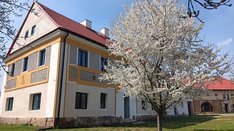 Property building, Spring