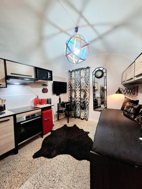 Elegant Studio in the Historic Center Apartment in Sanremo