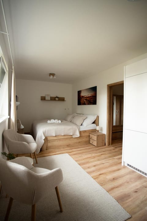 Living room, Photo of the whole room, Bedroom