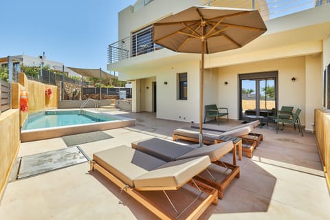 Swimming pool, sunbed