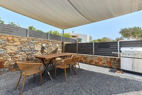 BBQ facilities, Dining area