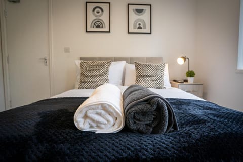 Beckbury House close to the City, 7 mins from QE and Royal Othopedic Hospital, Bham University Hostel in Birmingham