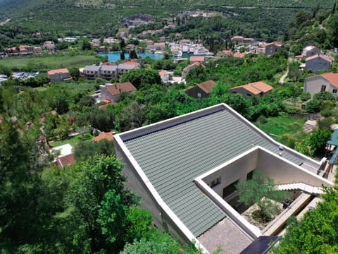 Property building, Day, Natural landscape, Mountain view, River view, River view